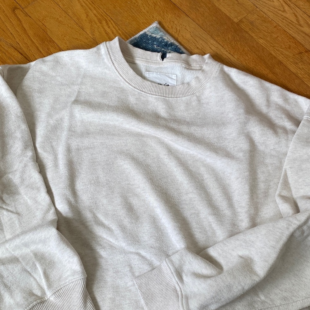 Aerie women’s Off-White Crewneck Sweater